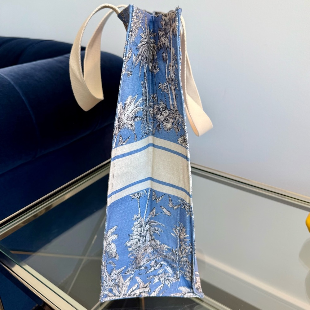 DIORIVIERA Tote. Tropical Toile De Jouy. Blue and Cream. NEW. - Picture 3 of 9